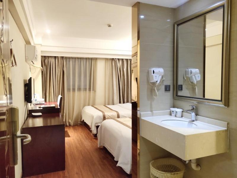 Greentree Alliance Jiangqiao West Jinshajiang Road 3*